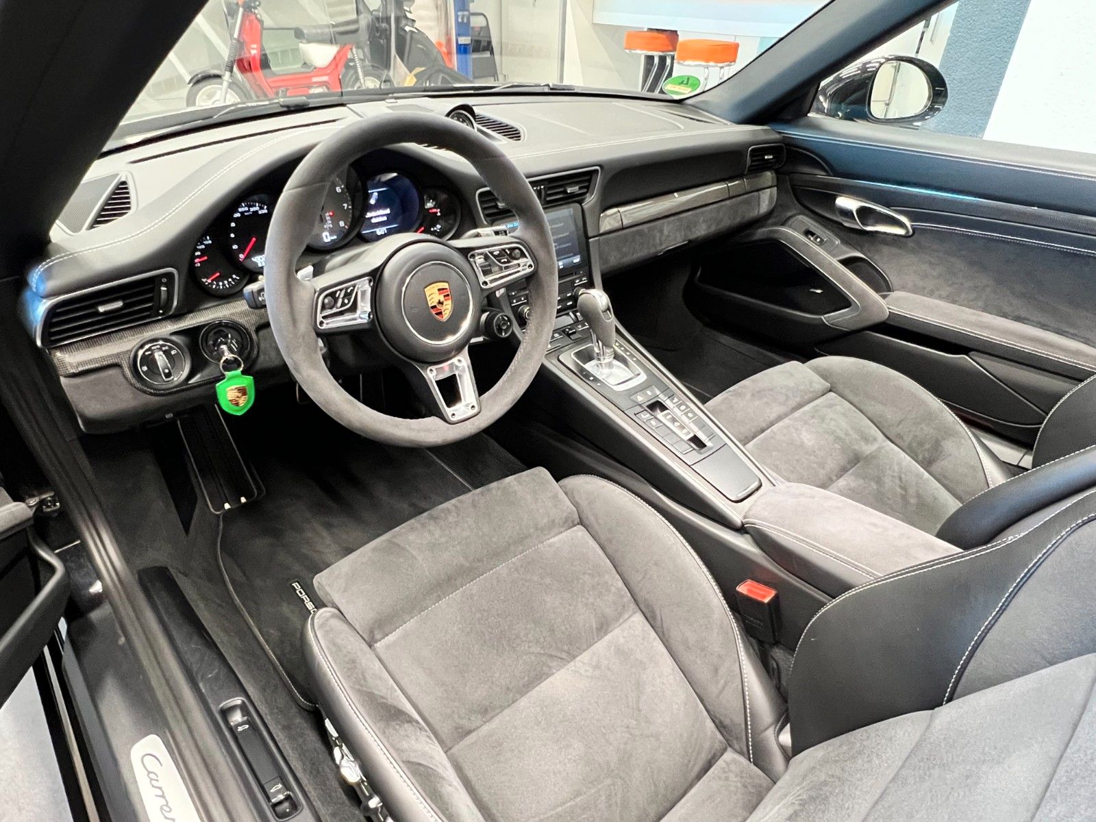 Fahrzeugabbildung Porsche 911 Carrera GTS Cabriolet*Bose*Sportsitze*PDLS+