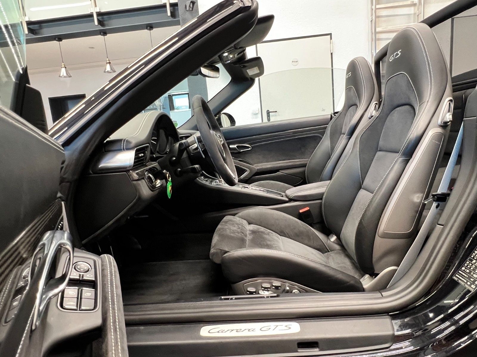 Fahrzeugabbildung Porsche 911 Carrera GTS Cabriolet*Bose*Sportsitze*PDLS+