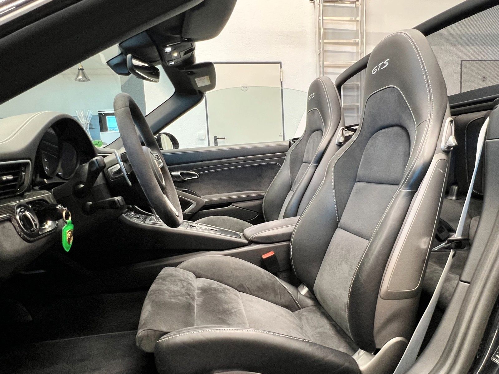 Fahrzeugabbildung Porsche 911 Carrera GTS Cabriolet*Bose*Sportsitze*PDLS+