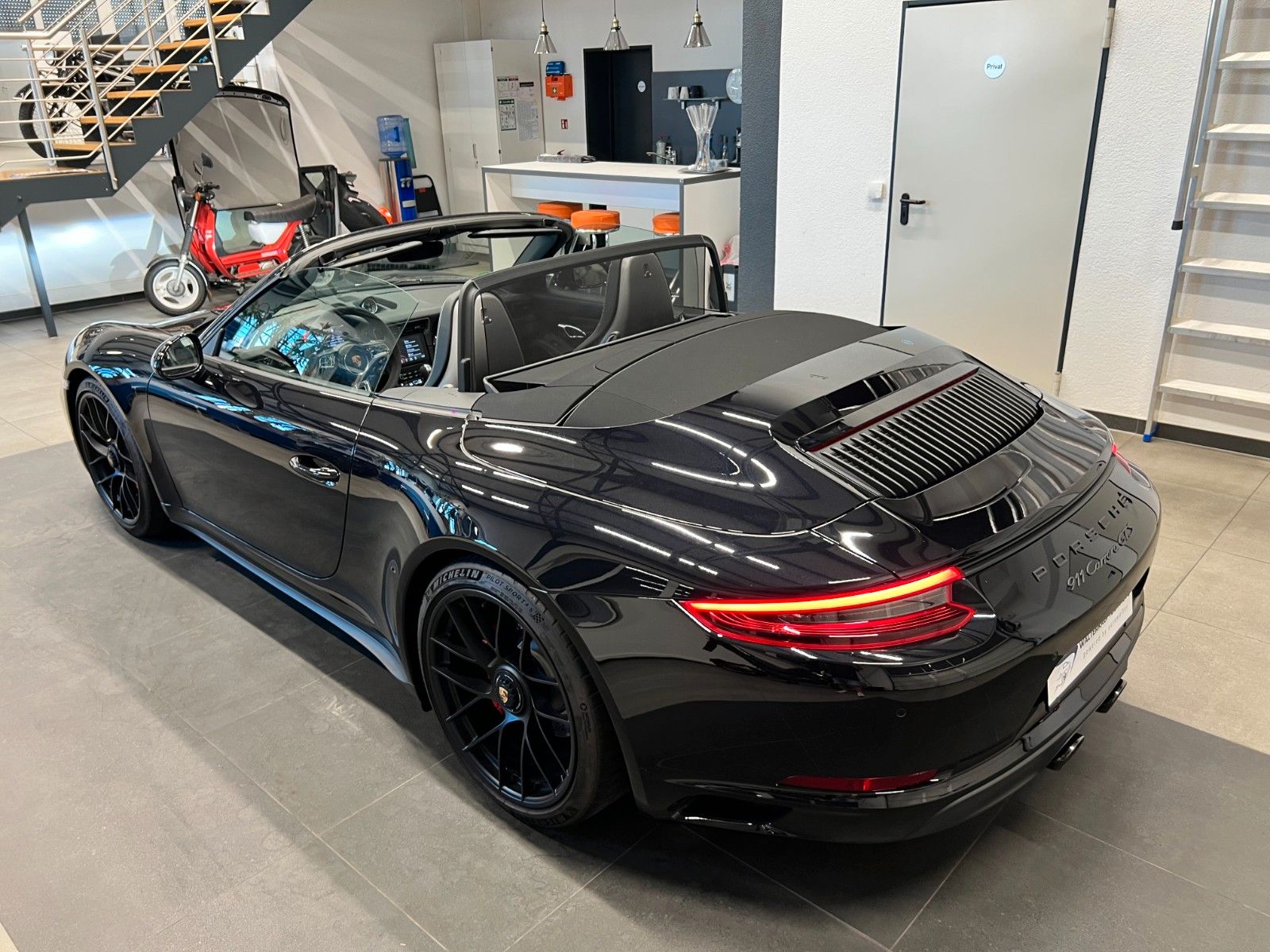 Fahrzeugabbildung Porsche 911 Carrera GTS Cabriolet*Bose*Sportsitze*PDLS+