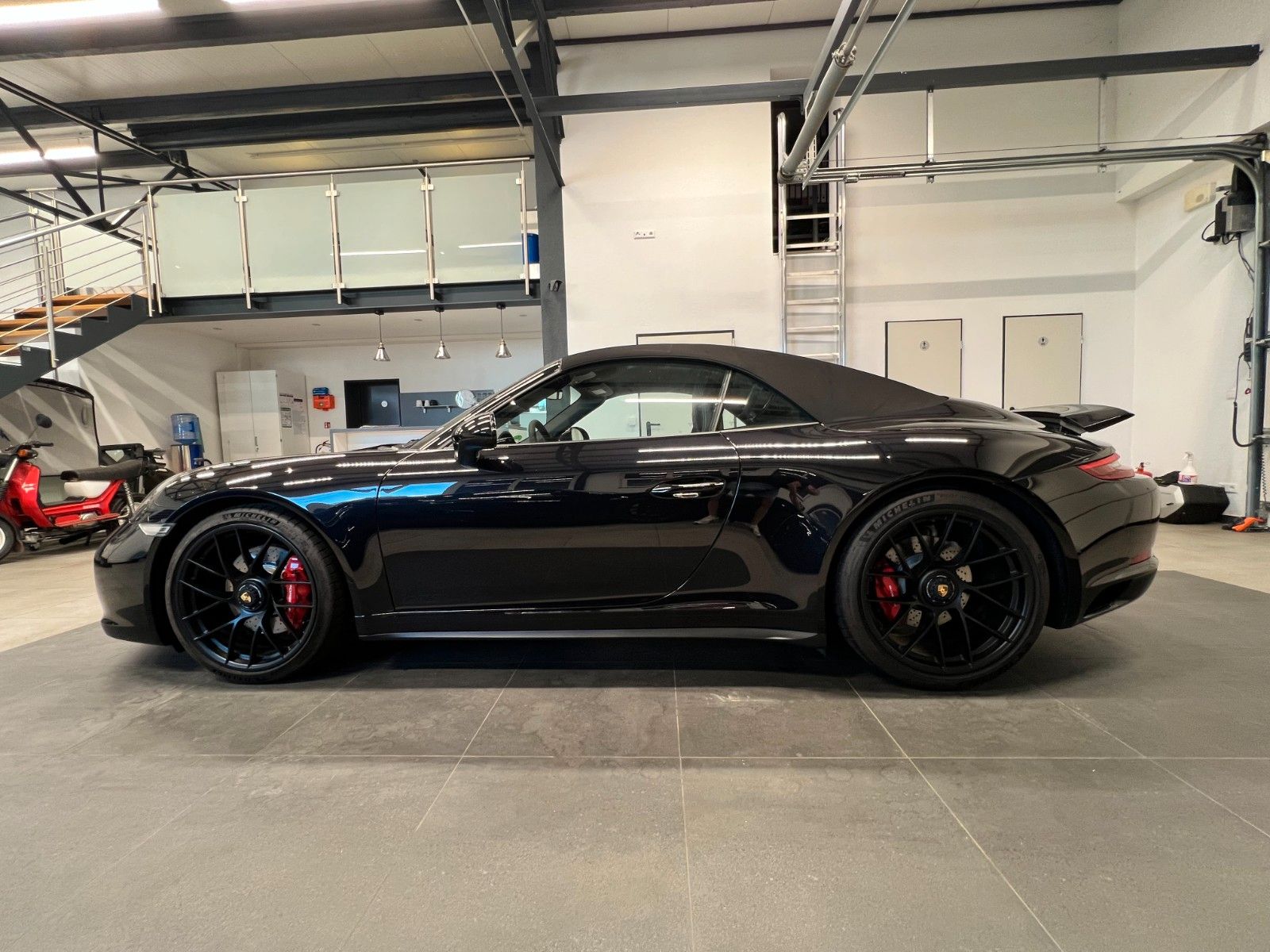 Fahrzeugabbildung Porsche 911 Carrera GTS Cabriolet*Bose*Sportsitze*PDLS+