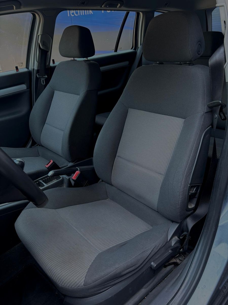 Fahrzeugabbildung Opel Vectra Caravan 2.2 Direct Elegance