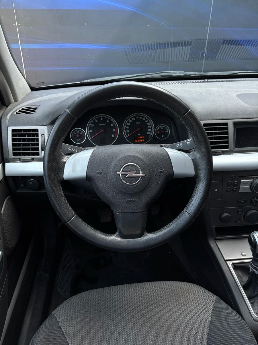 Fahrzeugabbildung Opel Vectra Caravan 2.2 Direct Elegance