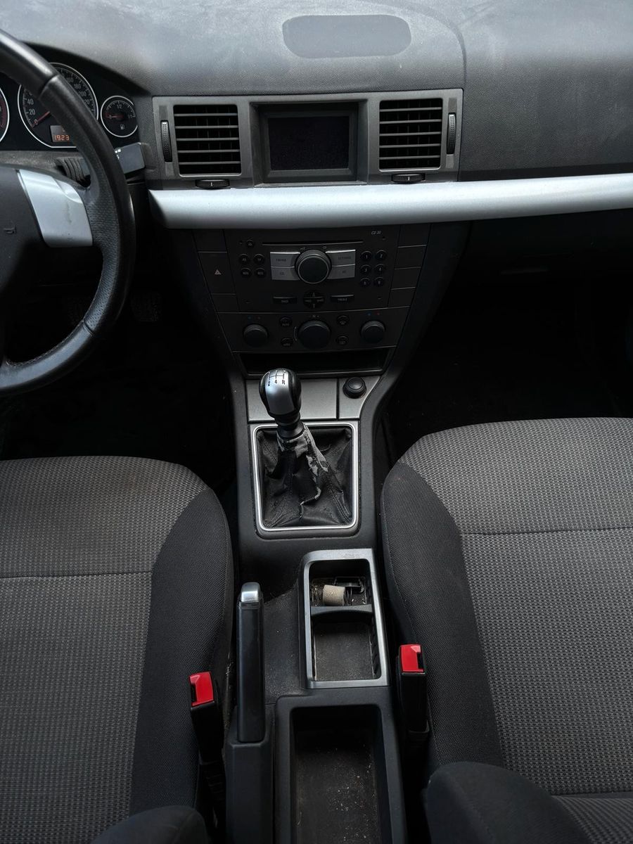 Fahrzeugabbildung Opel Vectra Caravan 2.2 Direct Elegance