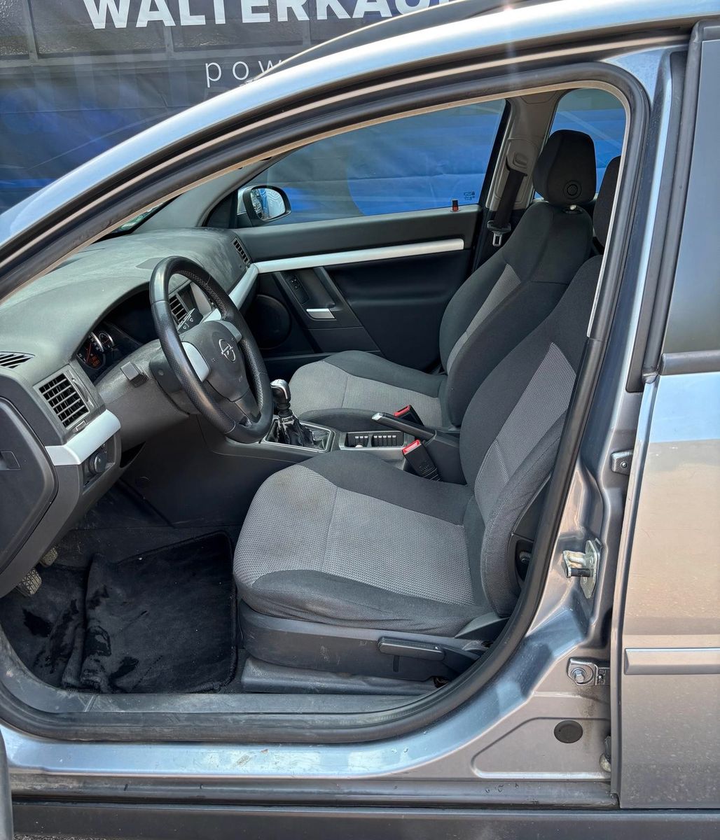Fahrzeugabbildung Opel Vectra Caravan 2.2 Direct Elegance