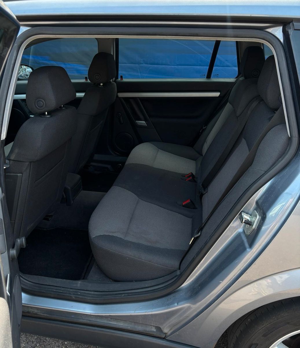 Fahrzeugabbildung Opel Vectra Caravan 2.2 Direct Elegance