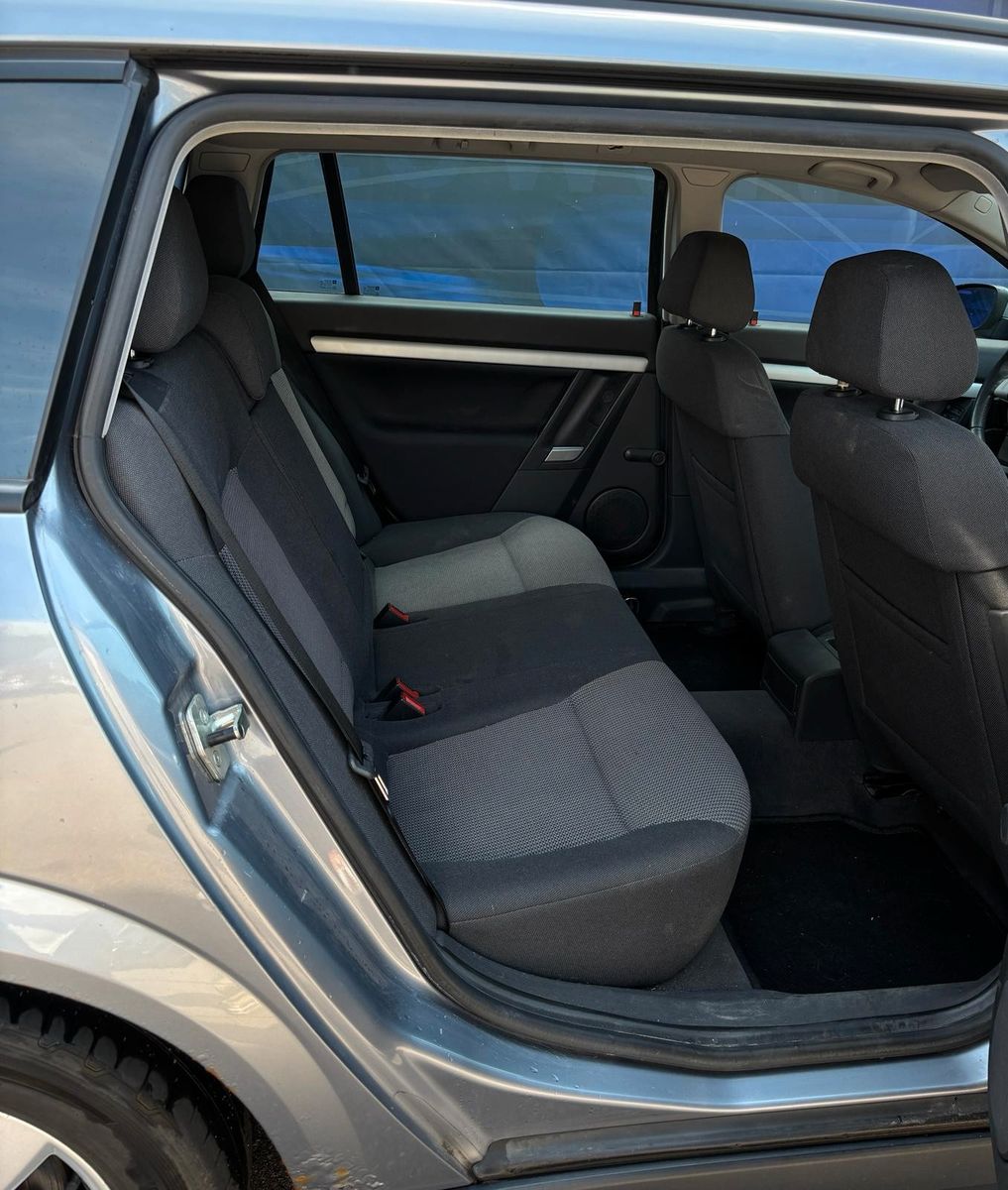 Fahrzeugabbildung Opel Vectra Caravan 2.2 Direct Elegance