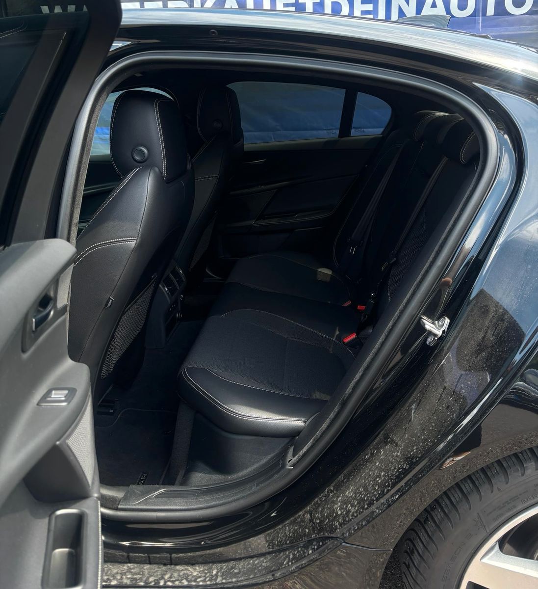 Fahrzeugabbildung Jaguar XE R-Sport
