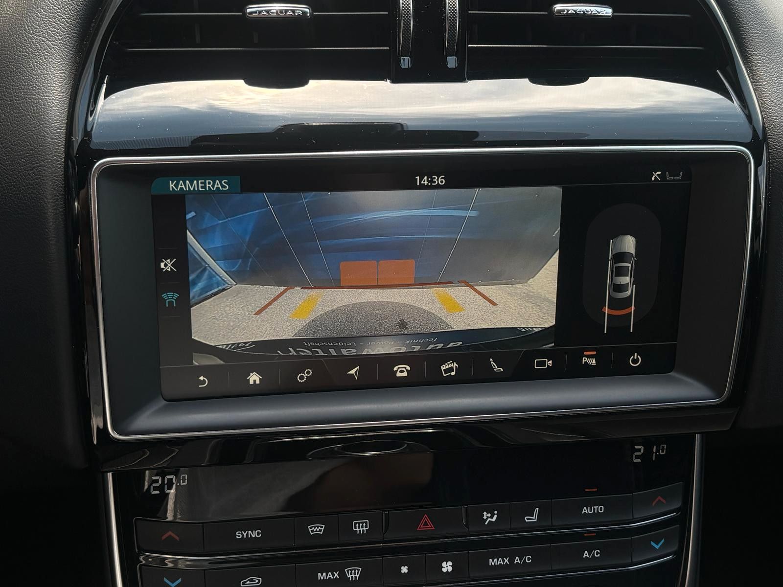 Fahrzeugabbildung Jaguar XE R-Sport