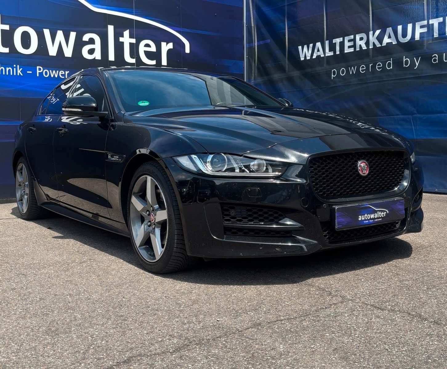 Fahrzeugabbildung Jaguar XE R-Sport