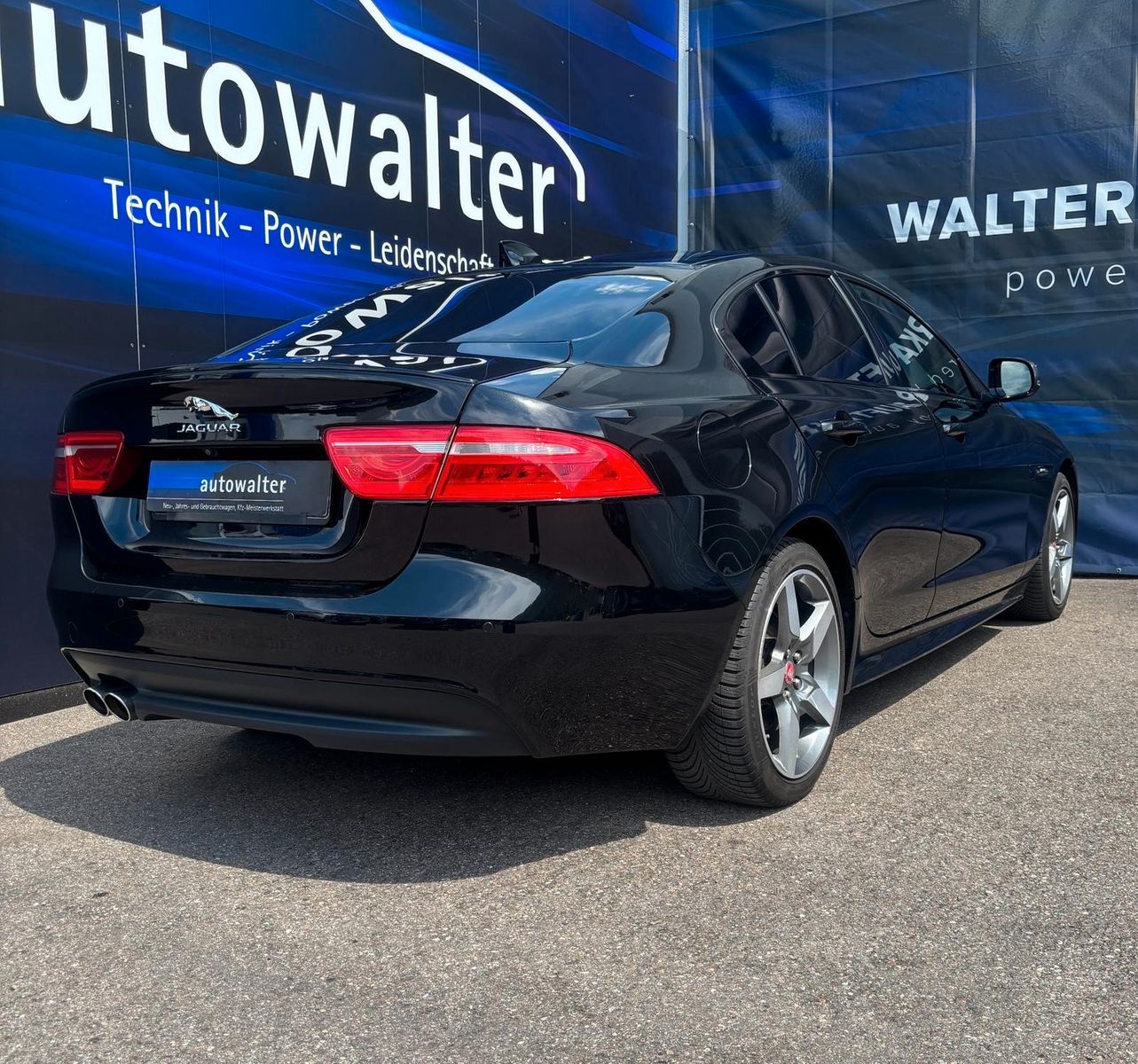 Fahrzeugabbildung Jaguar XE R-Sport