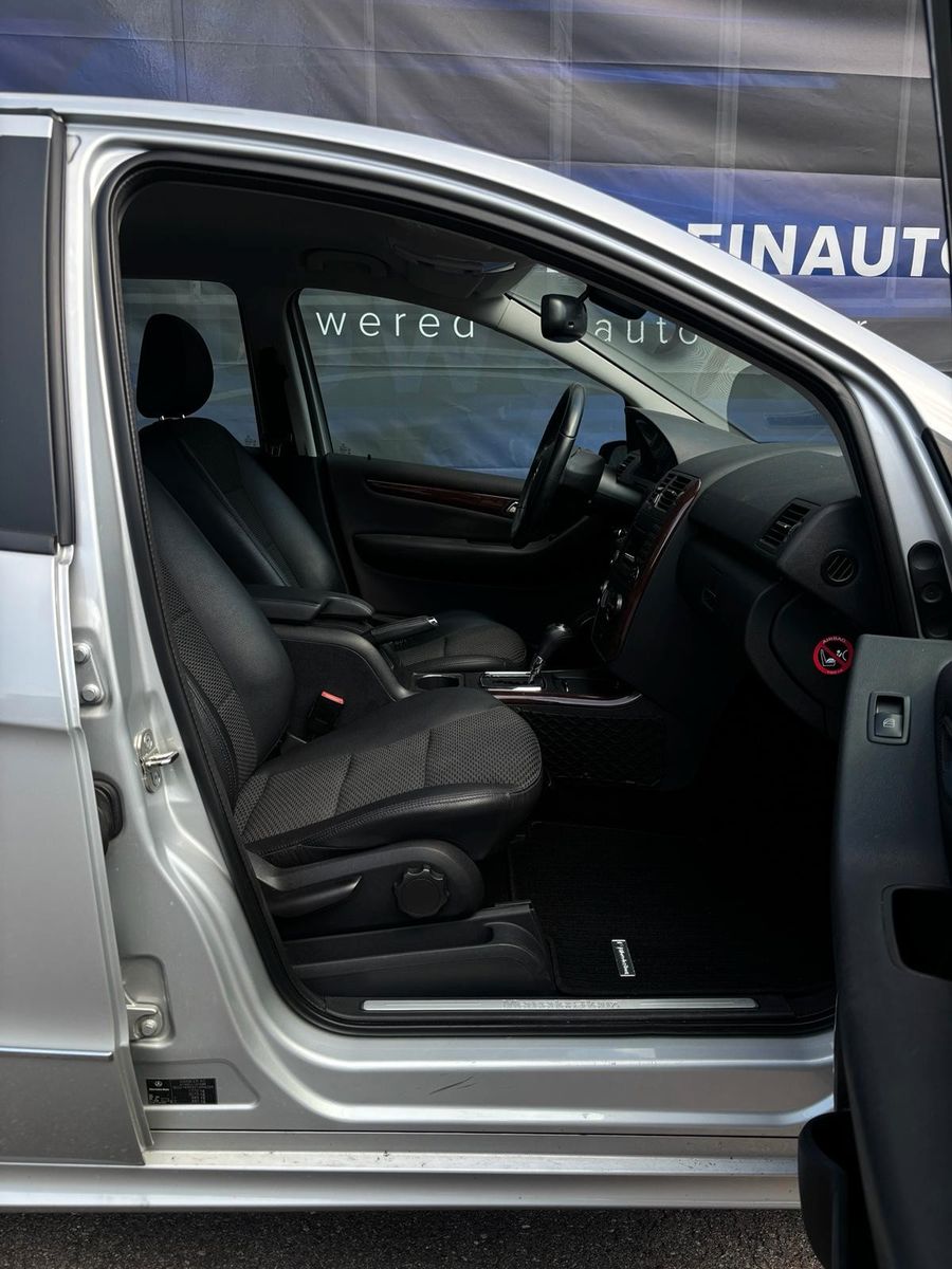Fahrzeugabbildung Mercedes-Benz A 180 , Elegance