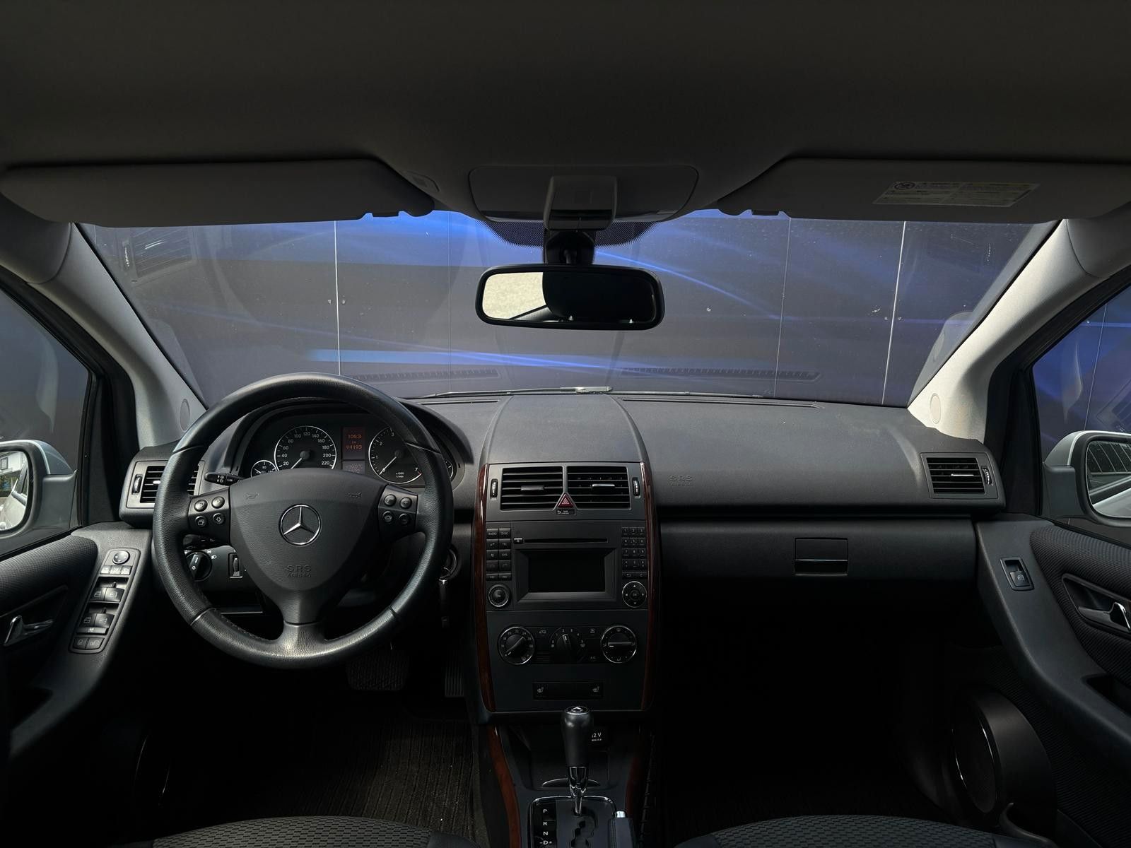 Fahrzeugabbildung Mercedes-Benz A 180 , Elegance
