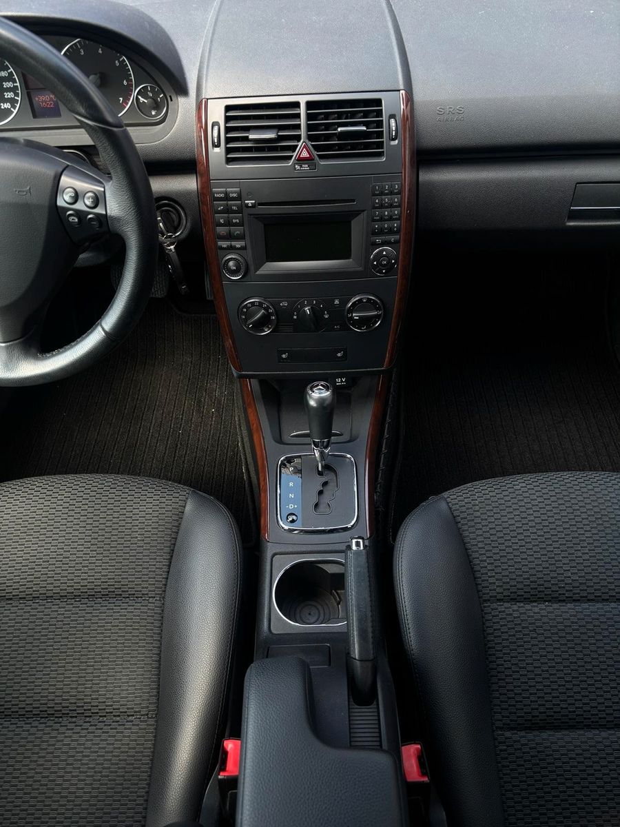 Fahrzeugabbildung Mercedes-Benz A 180 , Elegance