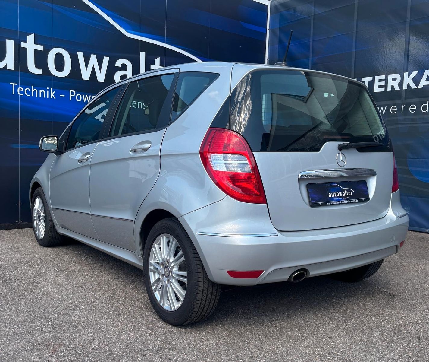 Fahrzeugabbildung Mercedes-Benz A 180 , Elegance