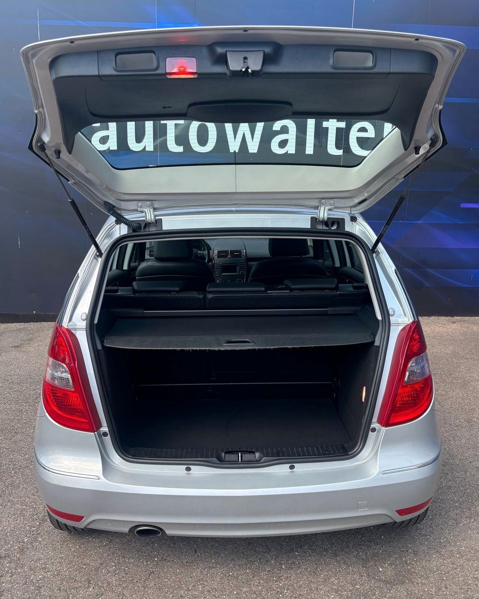 Fahrzeugabbildung Mercedes-Benz A 180 , Elegance