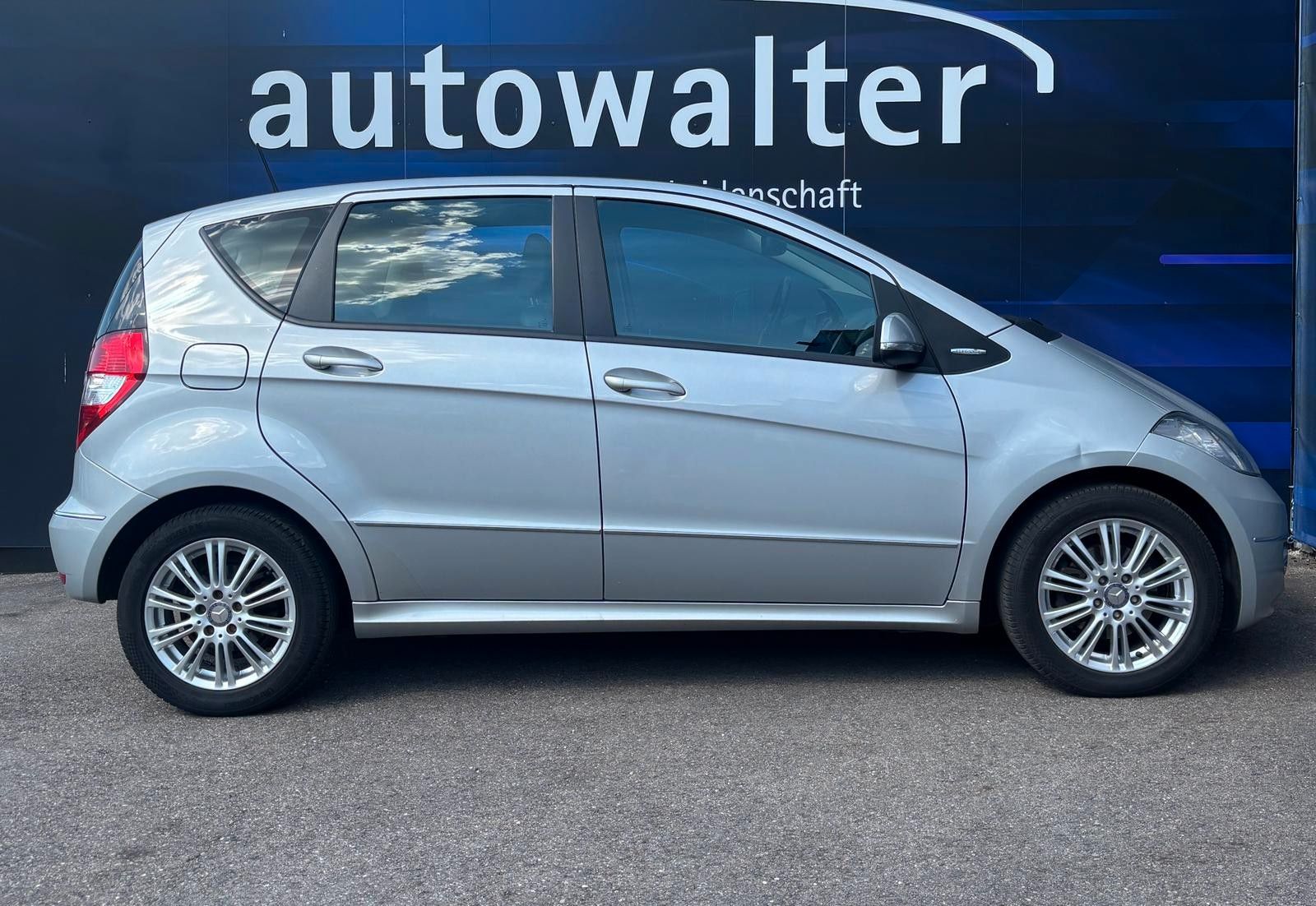 Fahrzeugabbildung Mercedes-Benz A 180 , Elegance