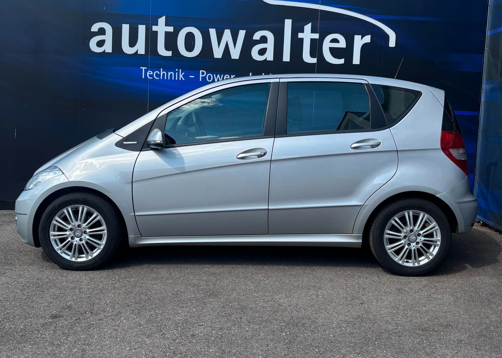 Fahrzeugabbildung Mercedes-Benz A 180 , Elegance