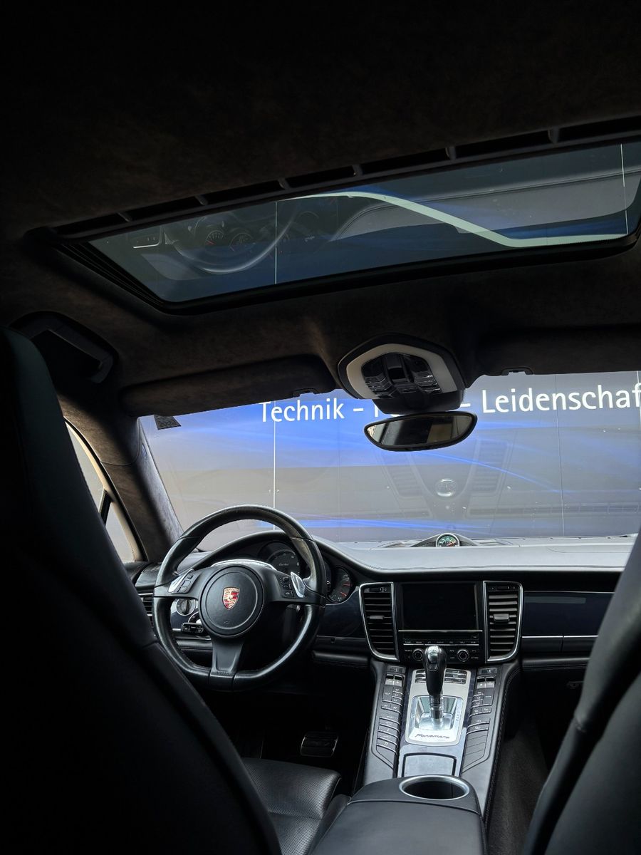 Fahrzeugabbildung Porsche Panamera Turbo