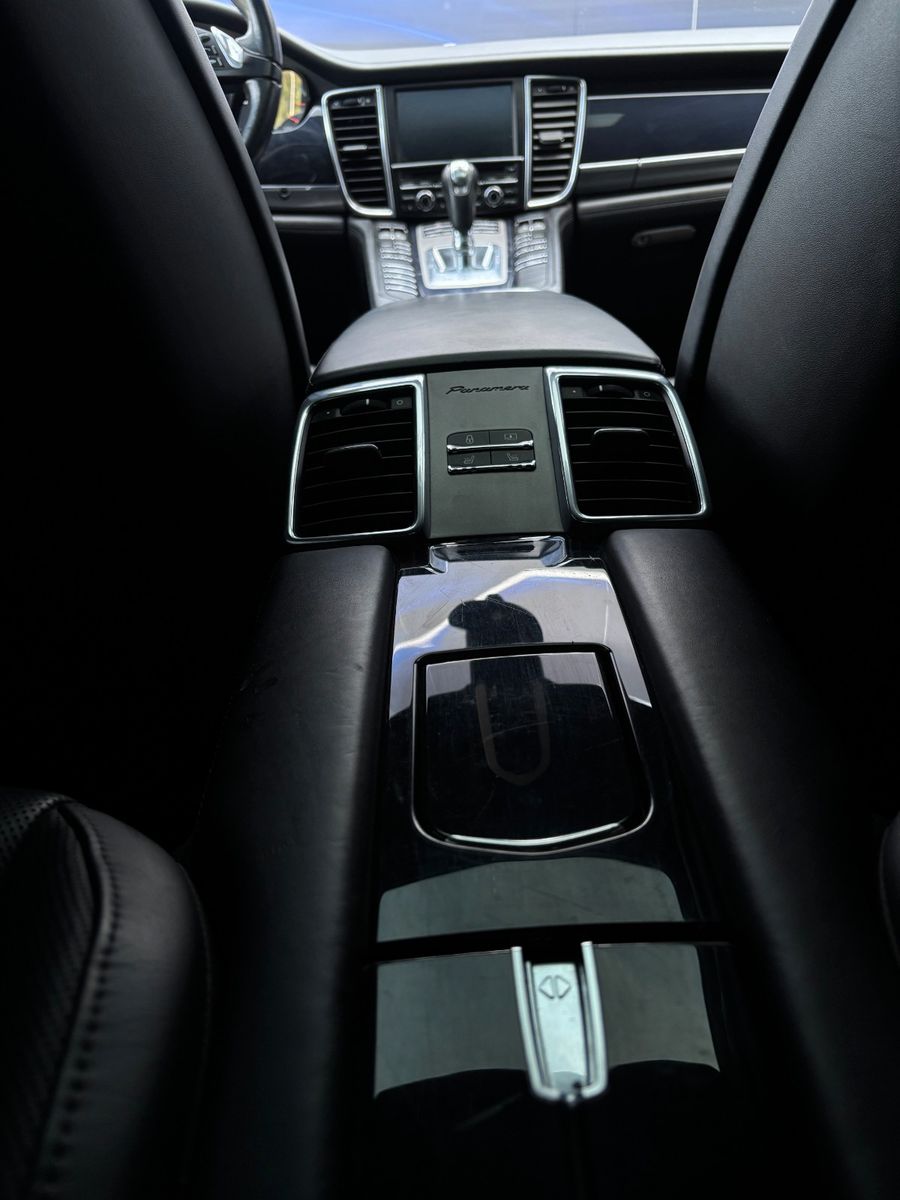 Fahrzeugabbildung Porsche Panamera Turbo