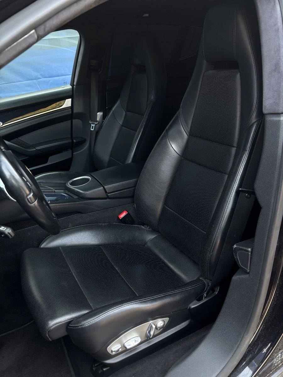 Fahrzeugabbildung Porsche Panamera Turbo