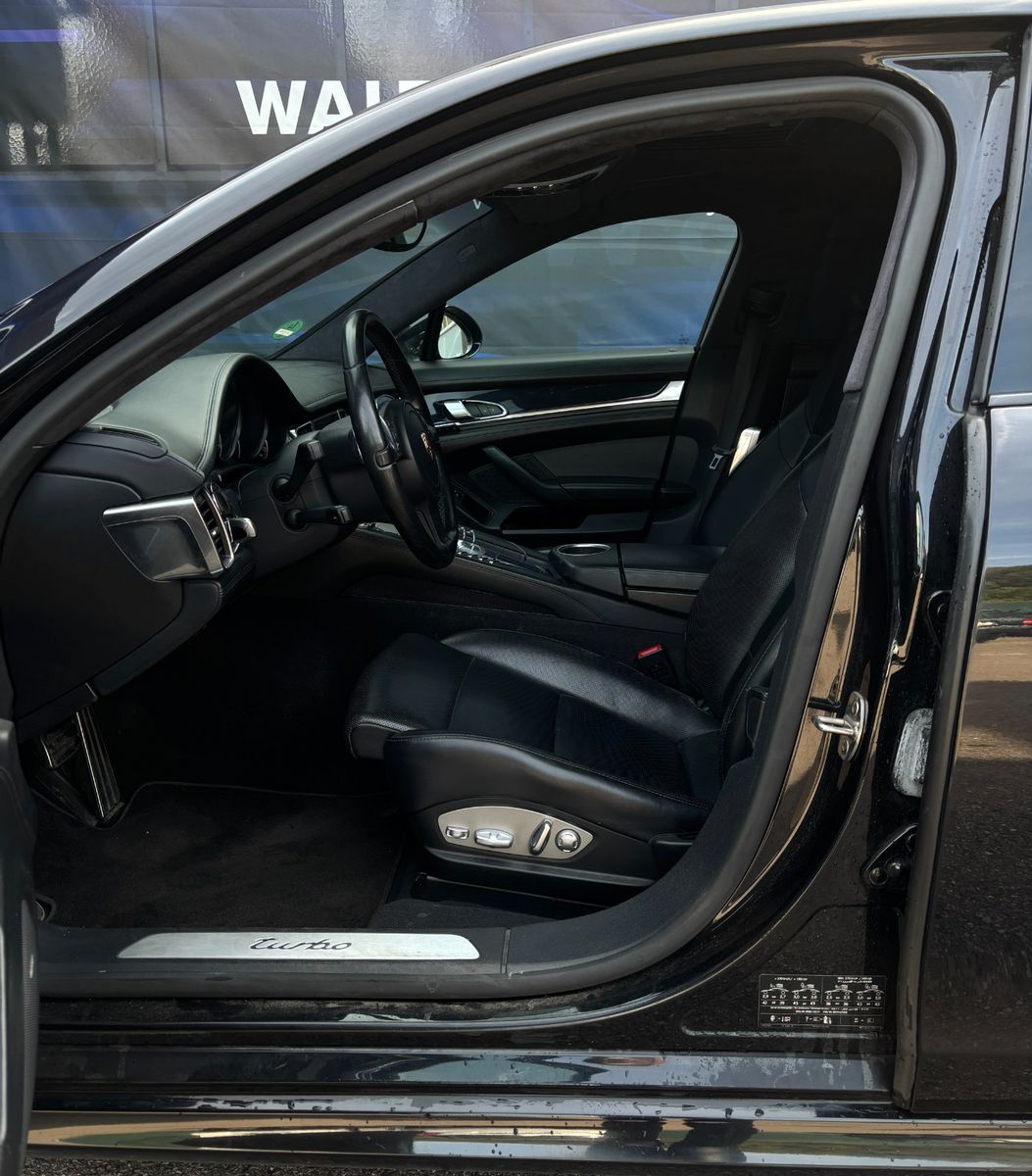 Fahrzeugabbildung Porsche Panamera Turbo