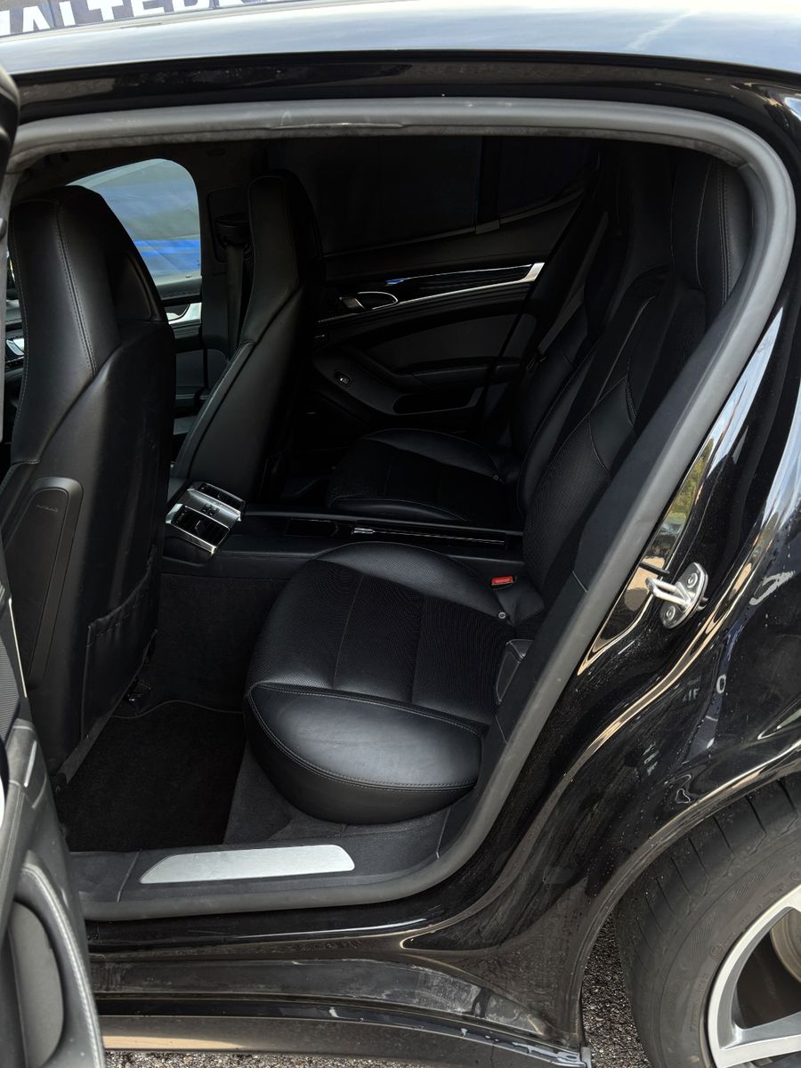 Fahrzeugabbildung Porsche Panamera Turbo