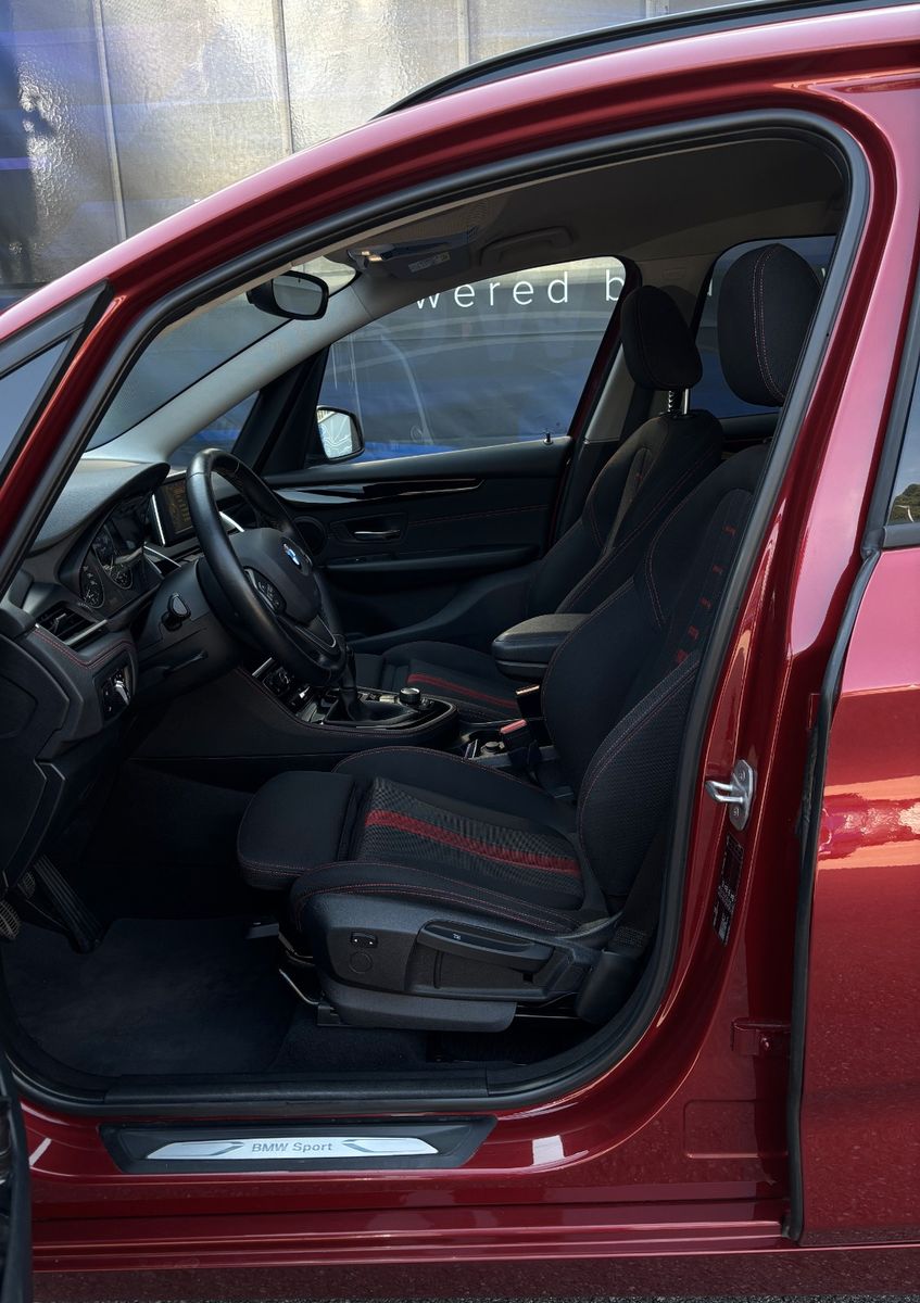 Fahrzeugabbildung BMW 218 2 Gran Tourer 218 d Sport Line