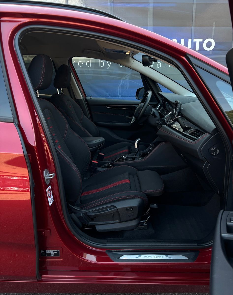 Fahrzeugabbildung BMW 218 2 Gran Tourer 218 d Sport Line