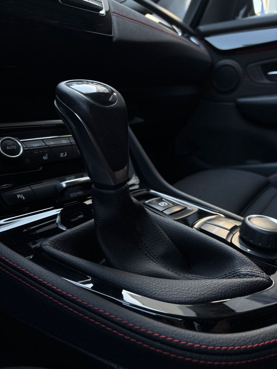 Fahrzeugabbildung BMW 218 2 Gran Tourer 218 d Sport Line