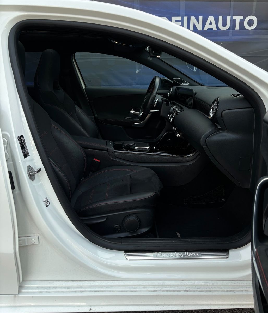 Fahrzeugabbildung Mercedes-Benz A 250 AMG Line