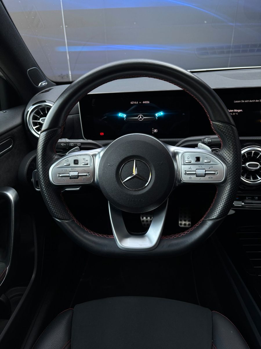 Fahrzeugabbildung Mercedes-Benz A 250 AMG Line