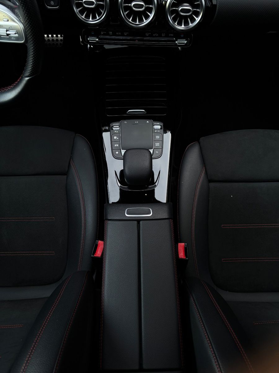 Fahrzeugabbildung Mercedes-Benz A 250 AMG Line