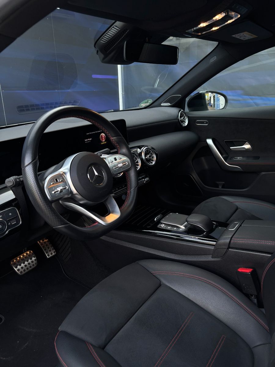 Fahrzeugabbildung Mercedes-Benz A 250 AMG Line