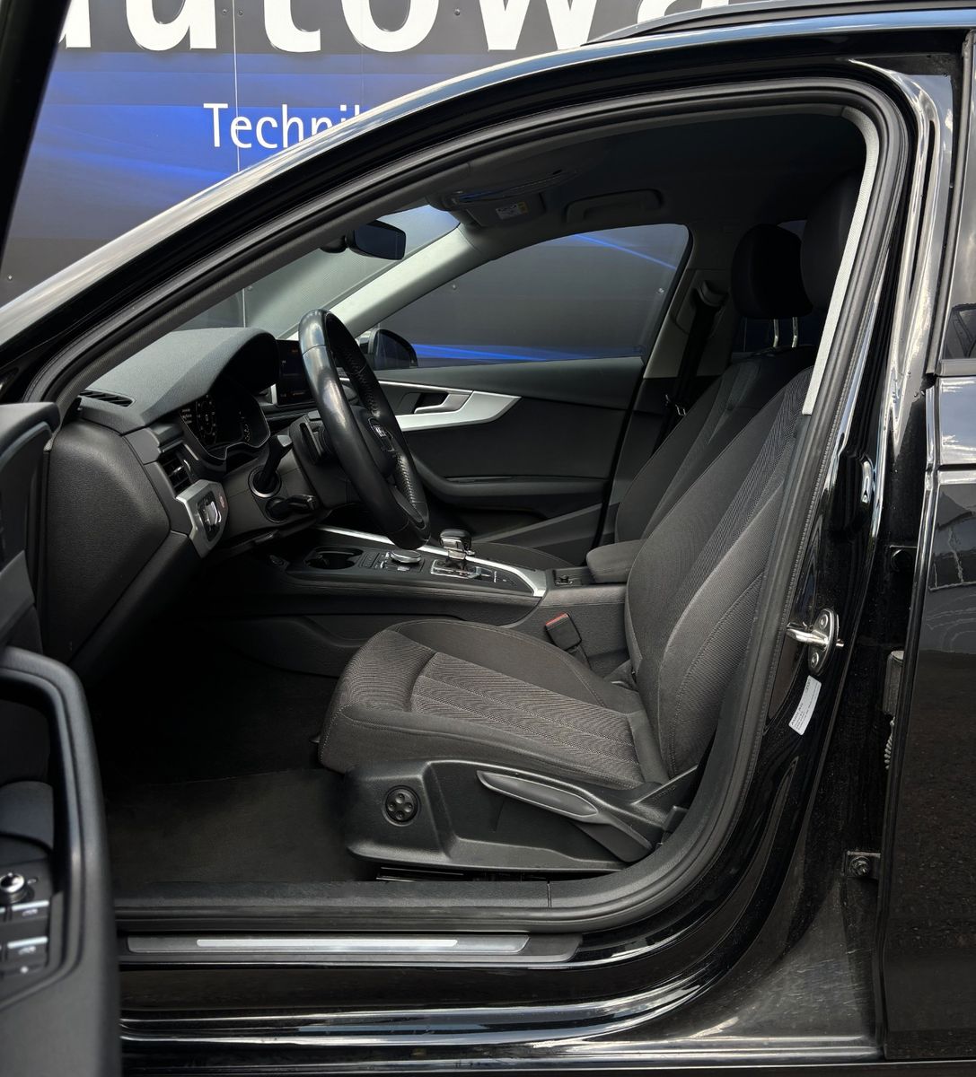 Fahrzeugabbildung Audi A4 Avant basis