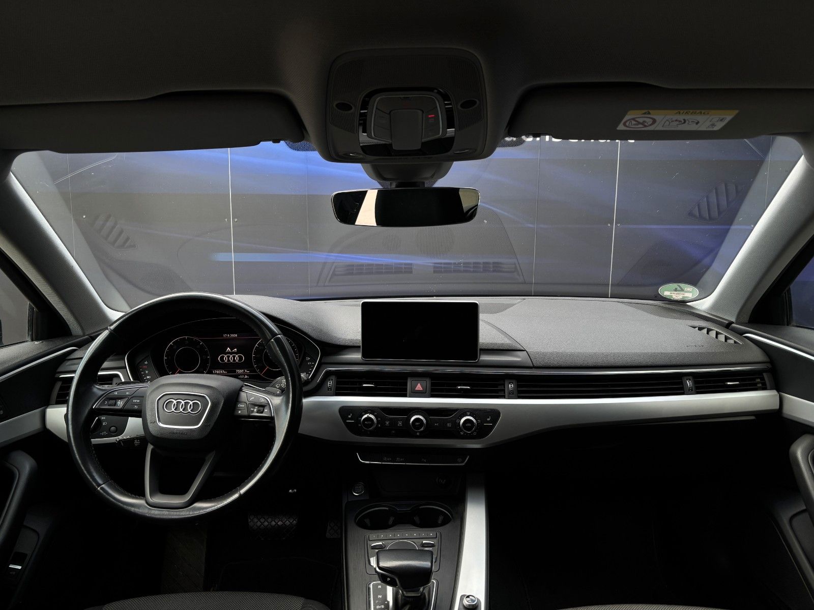 Fahrzeugabbildung Audi A4 Avant basis