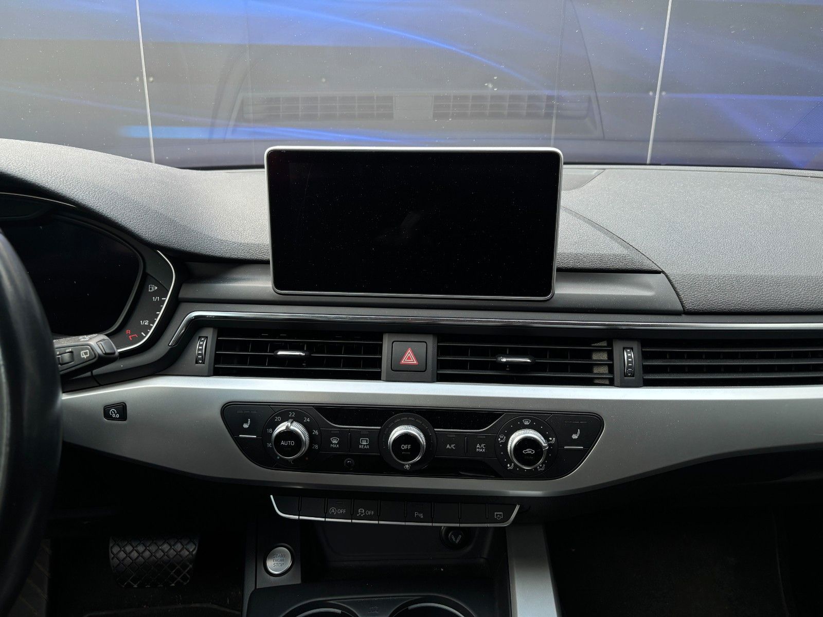 Fahrzeugabbildung Audi A4 Avant basis