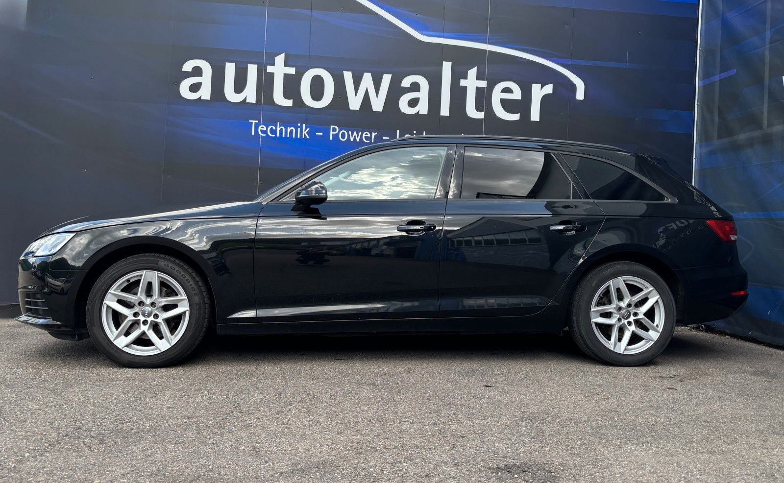 Fahrzeugabbildung Audi A4 Avant basis