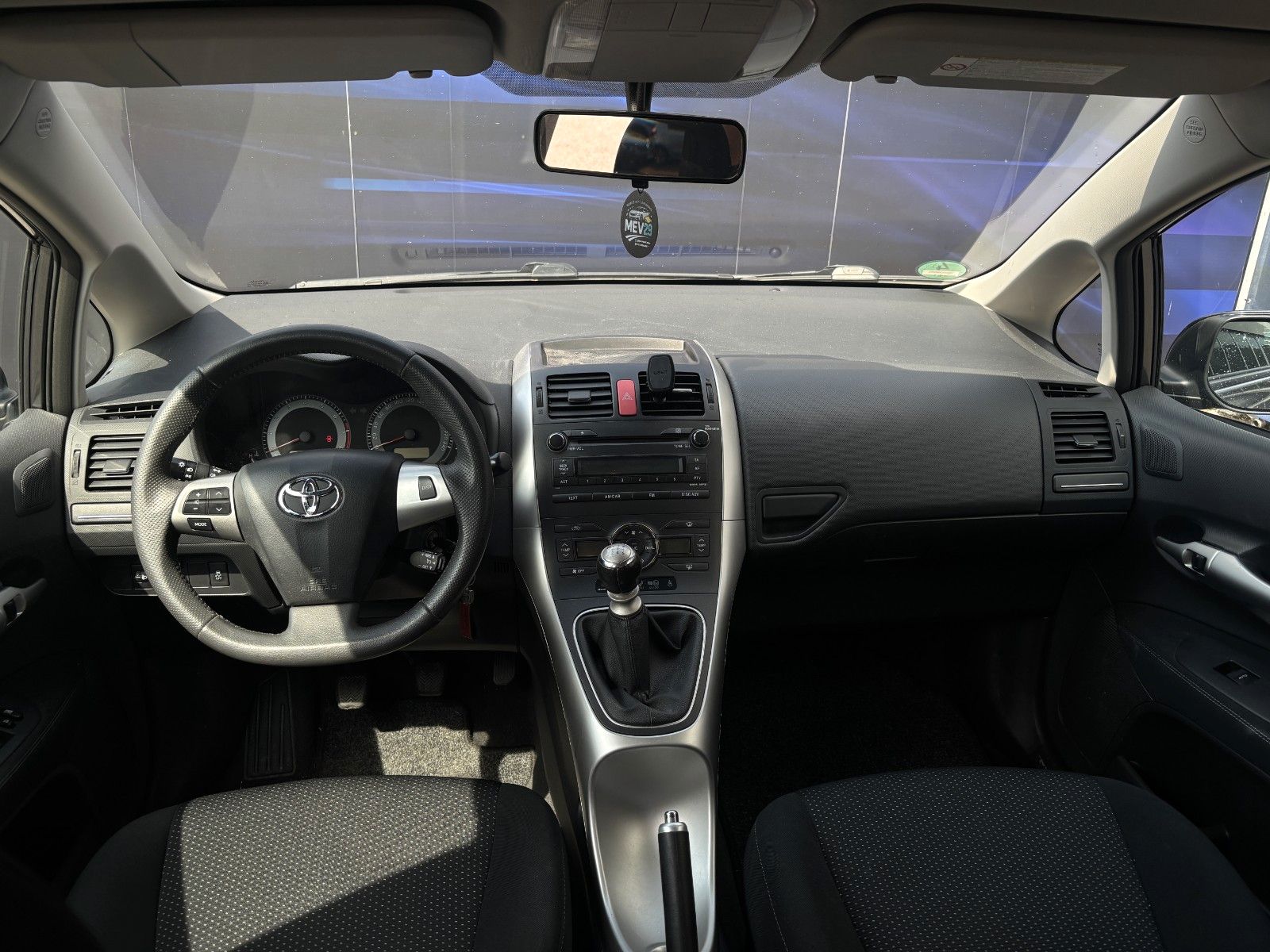 Fahrzeugabbildung Toyota Auris Edition