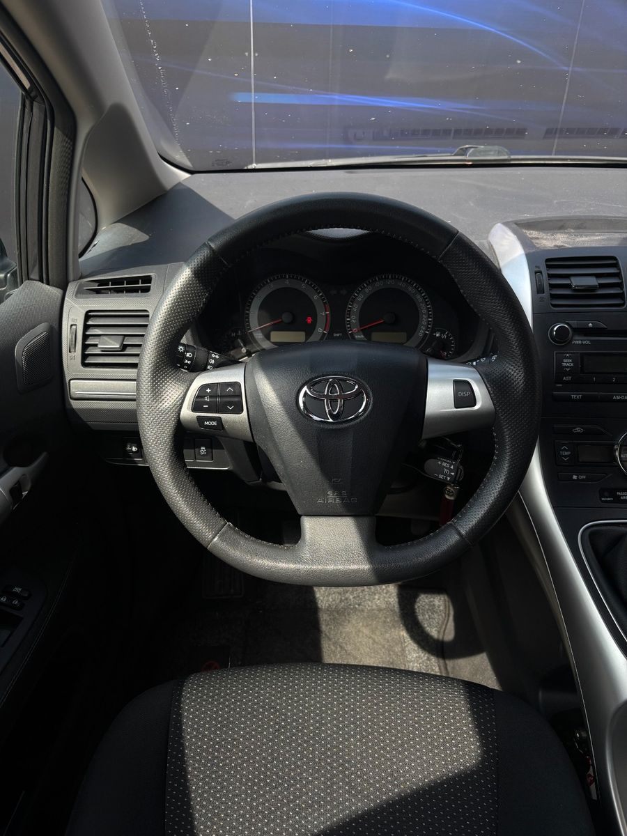 Fahrzeugabbildung Toyota Auris Edition