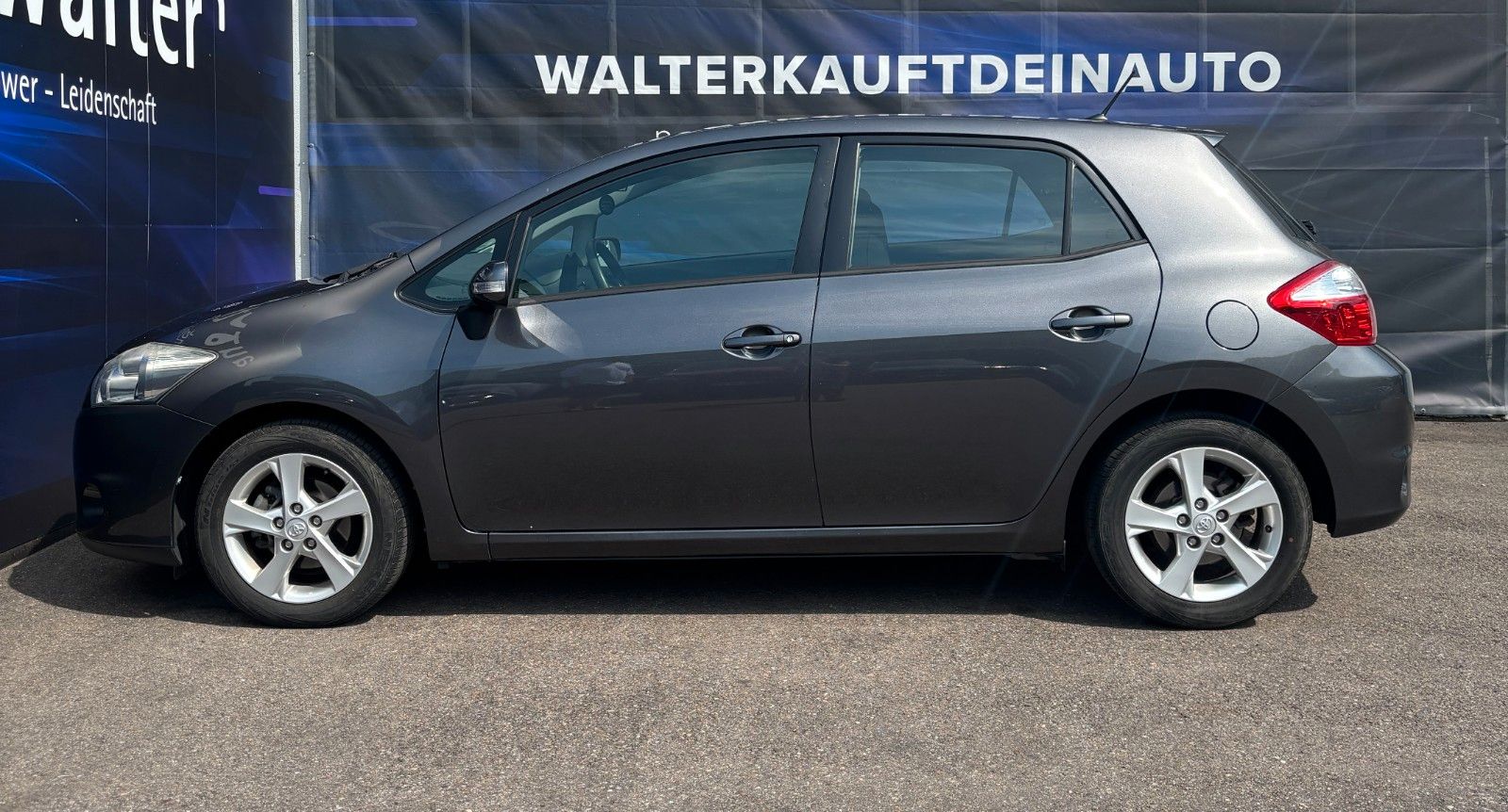 Fahrzeugabbildung Toyota Auris Edition