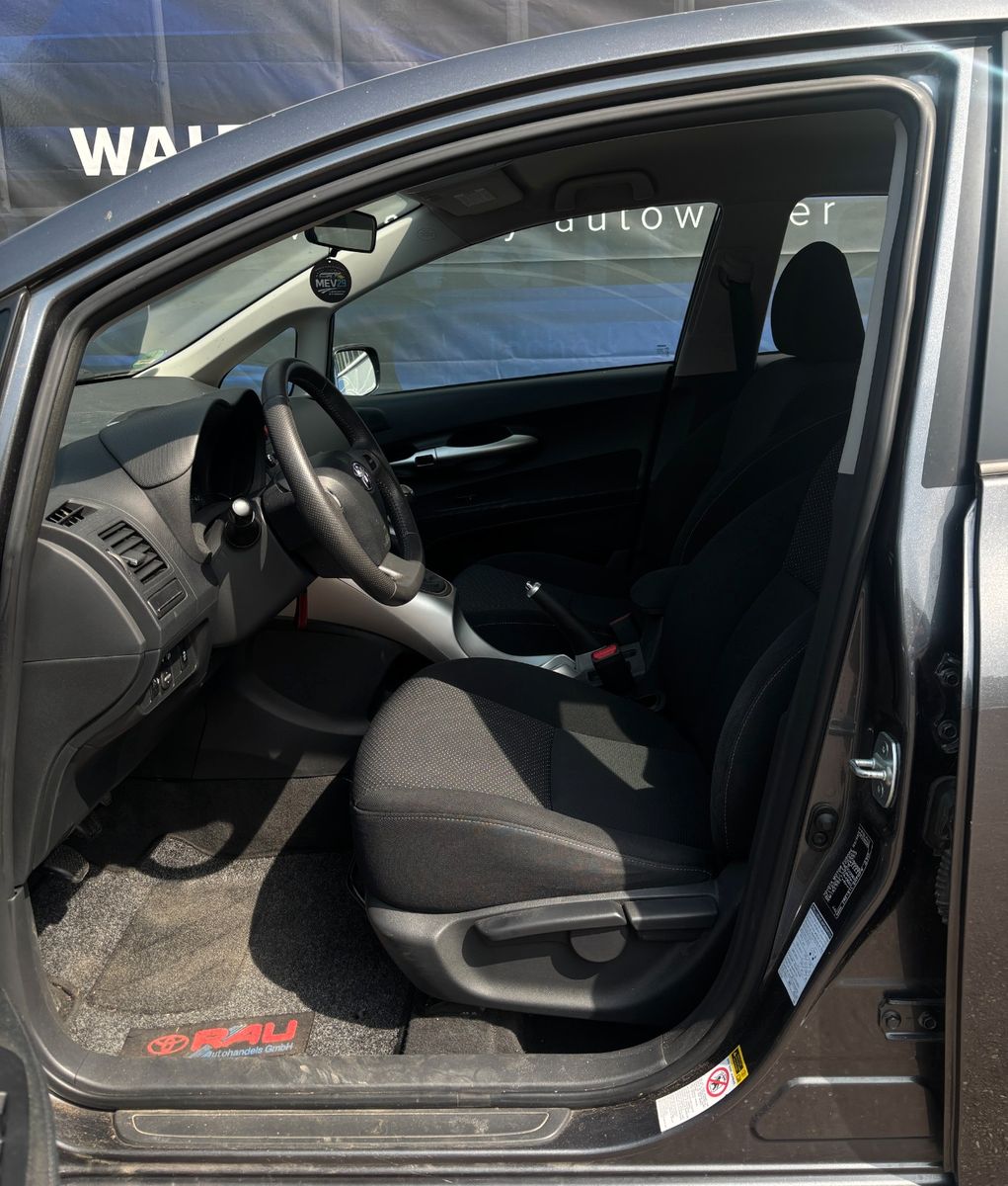 Fahrzeugabbildung Toyota Auris Edition