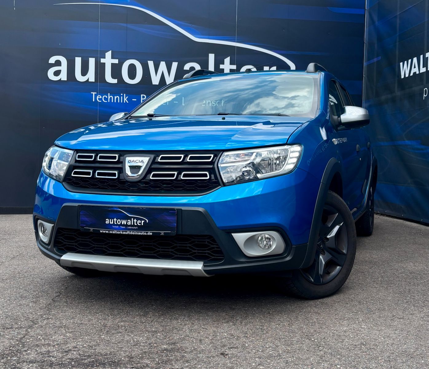 Dacia Logan MCV II Kombi Stepway Celebration