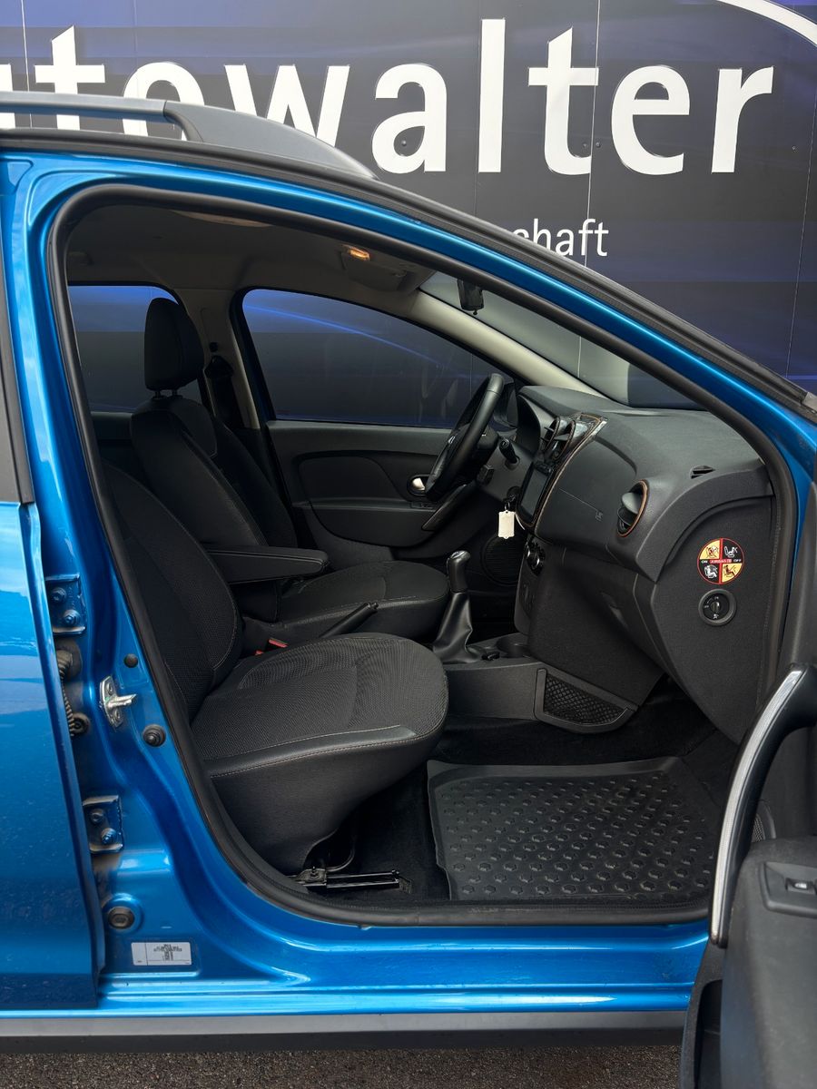 Fahrzeugabbildung Dacia Logan MCV II Kombi Stepway Celebration