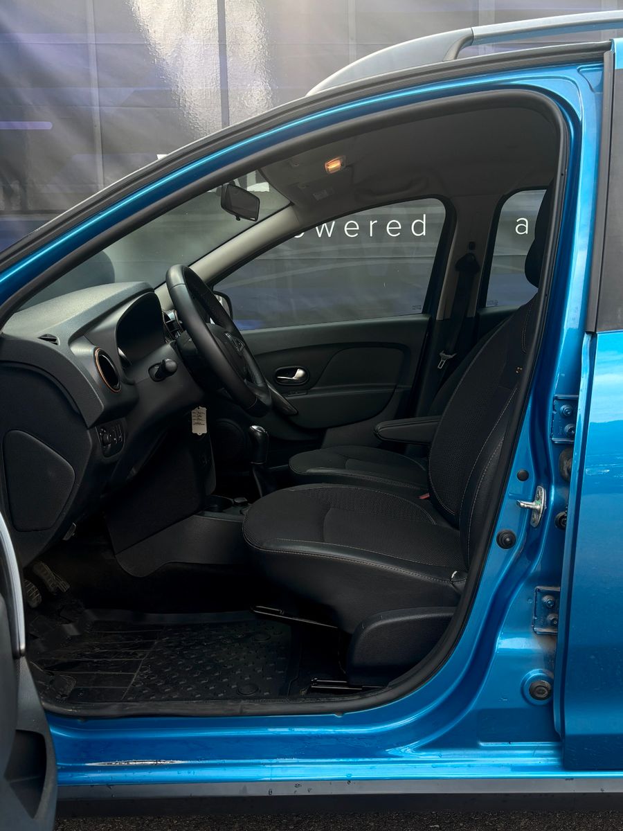 Fahrzeugabbildung Dacia Logan MCV II Kombi Stepway Celebration