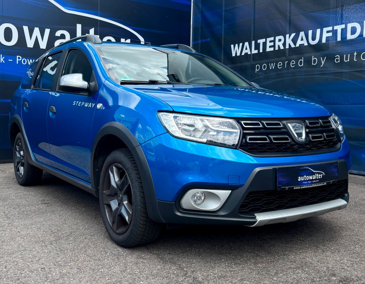 Fahrzeugabbildung Dacia Logan MCV II Kombi Stepway Celebration