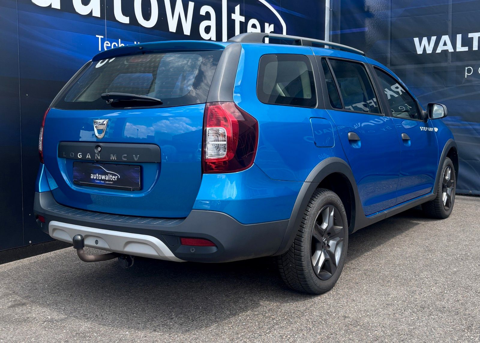 Fahrzeugabbildung Dacia Logan MCV II Kombi Stepway Celebration