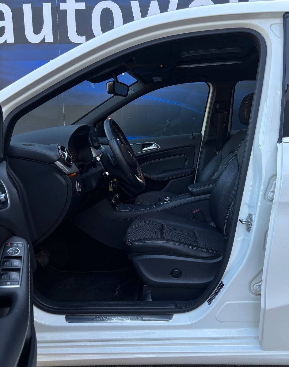 Fahrzeugabbildung Mercedes-Benz B 200 Edition ,1 Hand , Panodach