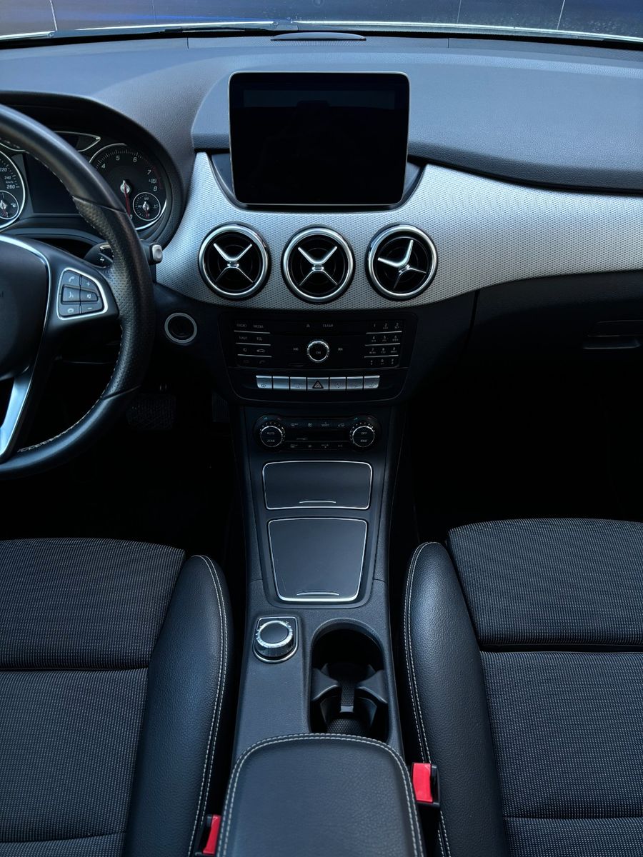 Fahrzeugabbildung Mercedes-Benz B 200 Edition ,1 Hand , Panodach