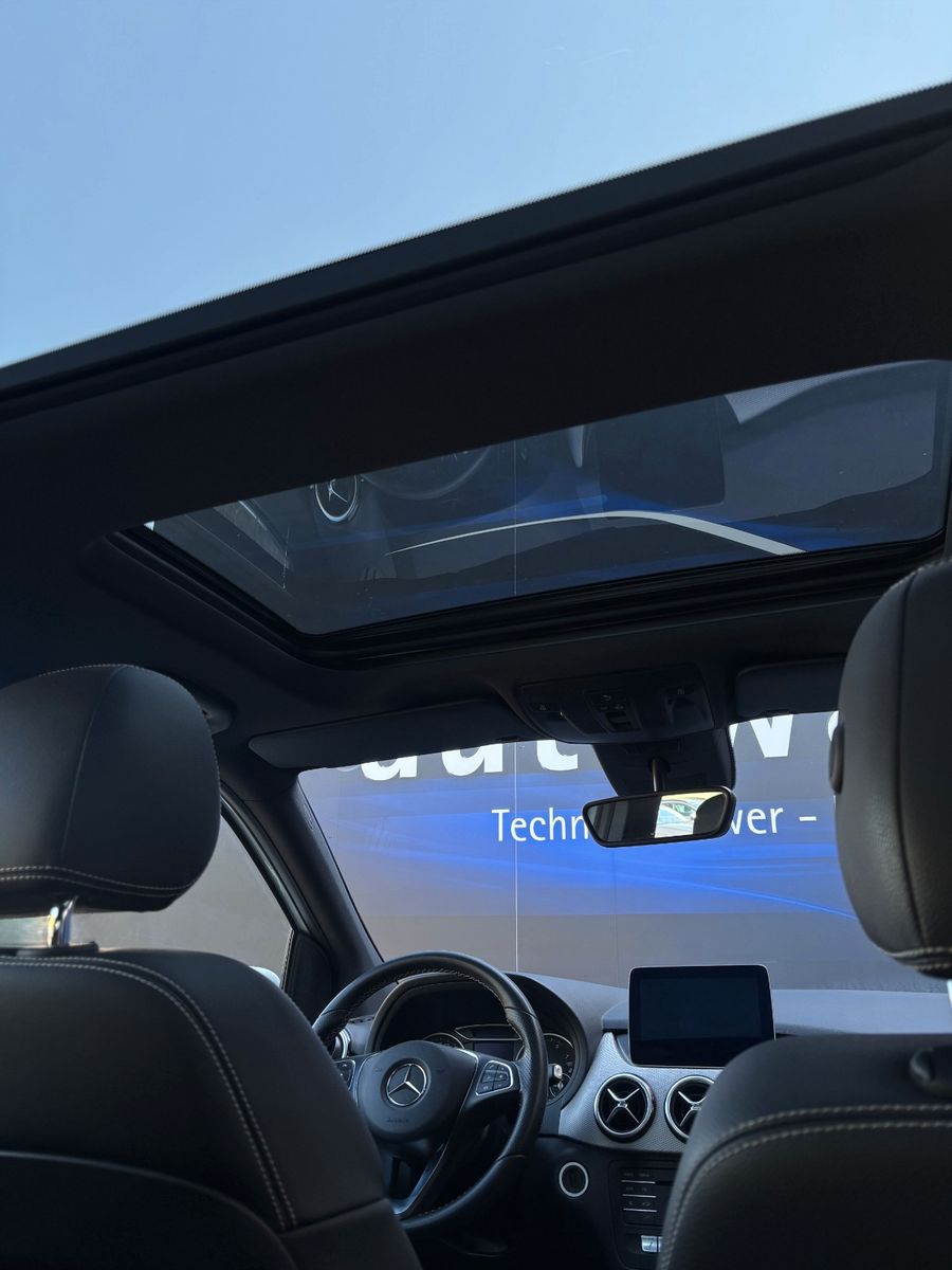 Fahrzeugabbildung Mercedes-Benz B 200 Edition ,1 Hand , Panodach
